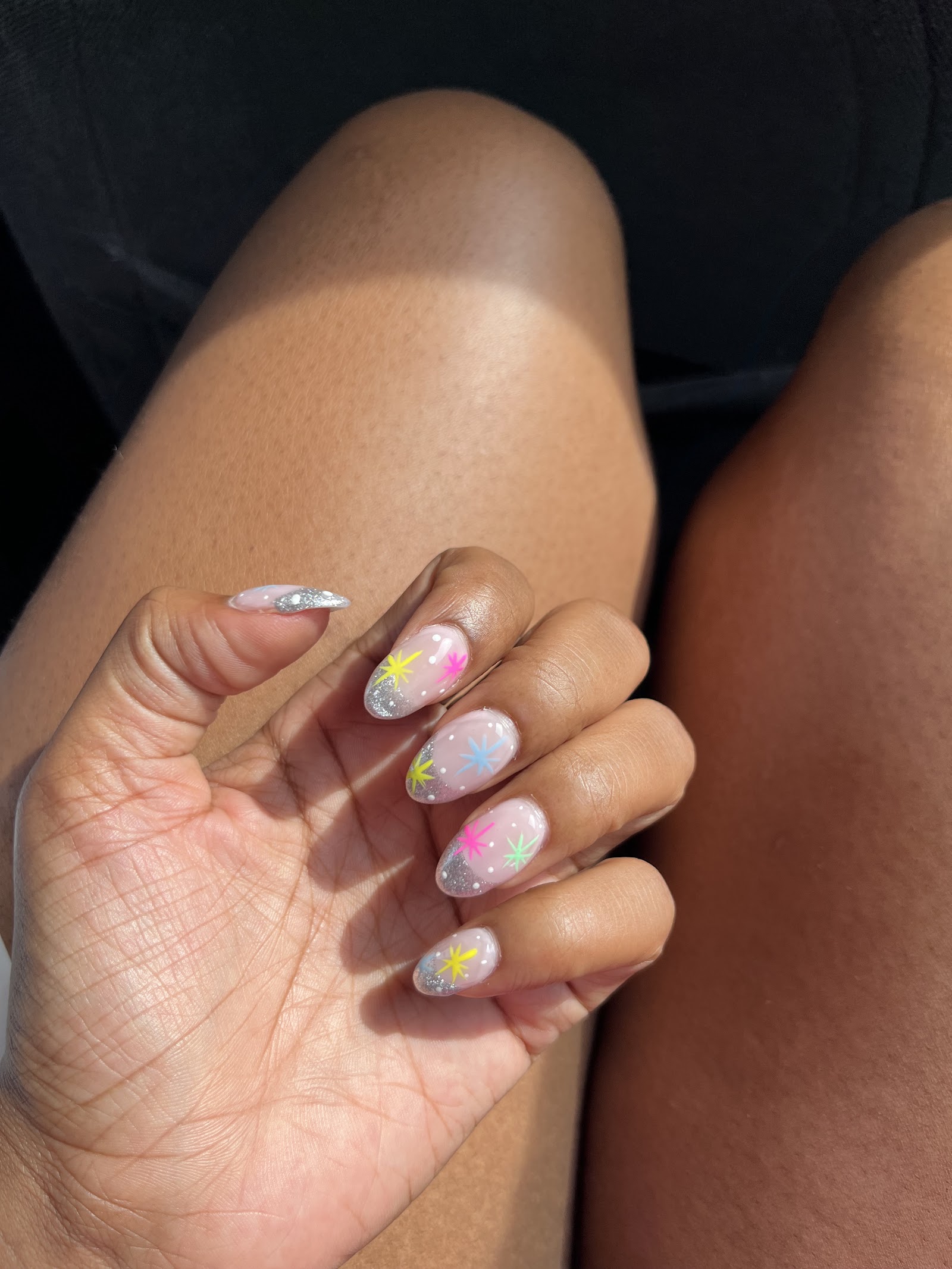 Pink's Nail Salon logo